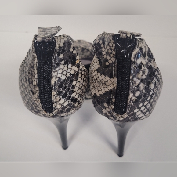Charlotte Russe Stilettos Heels Animal Print Zipper Back Open Toe Sandals 8 New - Picture 3 of 5
